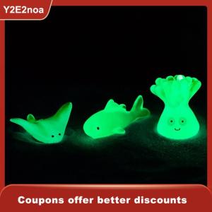 【Y2E2noa】 Mini Luminous Marine Animal Figurine Cartoon Dolphins Sea Lions Turtles Octopuses Corals Micro Landscape Fish Tank Ornaments