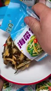 70g Shredded seaweed and bamboo shoots for breakfast crunchy bamboo shoots ready-to-eat snack mildly spicy Kelp Bamboo Shoots Breakfast Servings Crispy Bamboo Shoots Casual Snacks Inst
