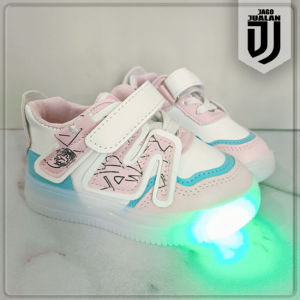 Sepatu Sneakers Lampu LED Anak usia 1 2 3 4 5 6 tahun / Sepatu Kets Tali Perekat Anak Laki Laki Perempuan Motif Keren / Sepatu MENYALA Anak Balita Cowok Cewek Fashion Trendy / Sepatu Baby Casual Pria Wanita LUCU Sol Menyala / Sepatu Running Anak LED SPORT