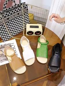 [Free Shipping] 2026 Summer New Style WomenS Velcro Flat Sandals Soft Sole Open-Toe Multi-Color Versatile Casual MomS Slippers