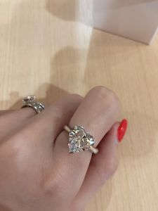 Titapa jewelry แหวนเพชรหัวใจ 3 กะรัต และ 5 กะรัต ดีไซน์สวยมาก แสงเพชรระยิบระยับ ไฟดี แบบยอดนิยม ตัวเรือนแข็งแรง เรียบหรูโดดเด่นใส่ได้ทุกโอกาส