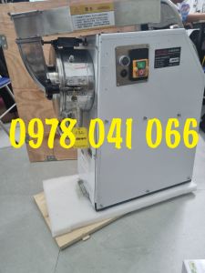 Máy nghiền trầm hương nghiền bột gỗ bột quế dạng búa đập công nghiệp AGF260