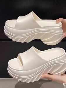 [Free Shipping] 8.5cm Height-Increasing Outdoor Thick-Soled Slippers for Petite Women Versatile One-Strap Beach Sandals