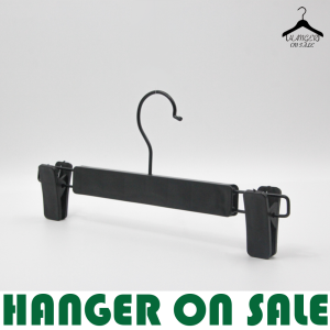 ไม้แขวนกางเกง ไม้หนีบกางเกง หนีบพลาสติก รุ่น 228 : สีขาว สีดำ 12 ไม้