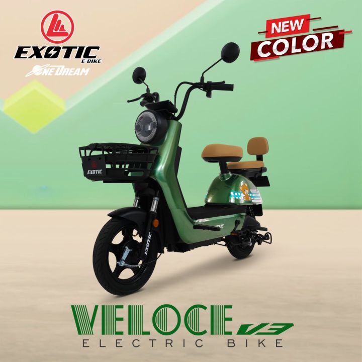 Screenshot of Aviator game interface showing betting panel and multiplier graph.