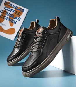 Retro low-top casual leather shoes Mens versatile leather casual sneakers Black leather shoes