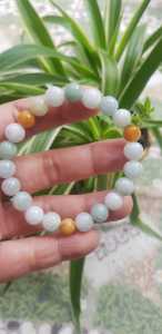 Vòng chuỗi đá Cẩm Thạch tự nhiên trắng huyết tam tài 8mm bóng đẹp màu trắng bóng xanh vàng nữ đeo rất xinh đẹp xinh tay may mắn đá tự nhiên tốt cho sức khoẻ công việc chỉ có 550k / 1 chiếc ạ