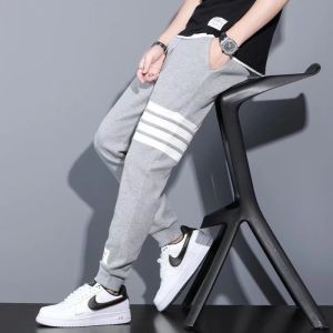 Quần Jogger thể thao nam vải cotton tổ ong Hàn cao cấp Thom 4 gạch