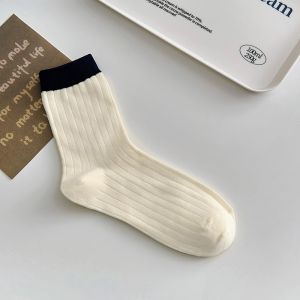 ถุงเท้ากลางน่องต้นฤดูใบไม้ร่วงใหม่ลายสีจับคู่ถุงเท้าผู้หญิงสีลูกกวาดตัดกันถุงเท้ากองผ้าฝ้ายผู้หญิงถุงเท้าลูกวัว