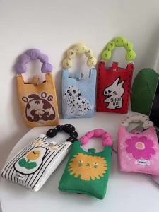 กระเป๋าสะพายใบเล็กสดใสและเข้ากันได้ทั้งหมดกระเป๋าถือมินิถักสำหรับการเดินทางในช่วงฤดูร้อนกระเป๋าใส่ศัพท์สะพายข้างการ์ตูนน่ารักสำหรับผู้หญิง