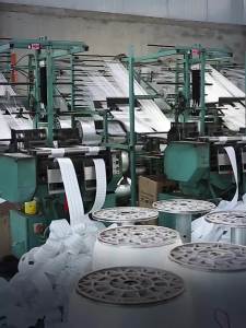 【 เชือกลาก 】 สายรัดแบนหัวเข็มขัดคู่สายรัดยกอุตสาหกรรมสายรัดเครนสายรัดเครนเครื่องมือยก 358 ตัน