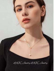 สร้อยคอลายใบมะกอกออกแบบมาให้ดูเก๋มีมุกประดับให้ดูเรียบหรูขึ้นกว่าเดิมงานชุบ14k