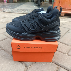 SEPATU SEKOLAH ANAK LAKI LAKI DAN PEREMPUAN HITAM FULL BLACK SEPATU RUNNING ANAK TERBARU