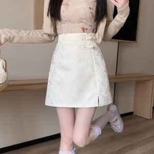 Ammin 2024 mùa hè mới Trung Quốc cao eo Jacquard váy của phụ nữ cổ điển tấm khóa vẽ Xếp Li Eo một dòng chống trượt Xẻ Bên Hông thiết kế thanh lịch Chân Váy Ngắn