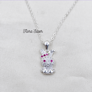 FLORA 0761M - [Có bán lẻ] Vòng cổ dây chuyền bạc ta hình thỏ mặc váy màu hồng nhạt trắng dành cho bé gái