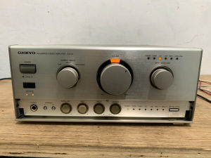 bán  Amply nghe nhạc đời vip Onkyo  A -  911M  bãi nhật CS 100w  hát rất tốt rất khoẻ