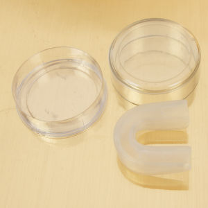 ยางกัดฟันนักมวย (Mouthguard) ดีไซน์แบบ โปร่งใส ดูสะอาดตา ทรงโค้งตัว U ปลอดภัย พร้อมกล่องเก็บ