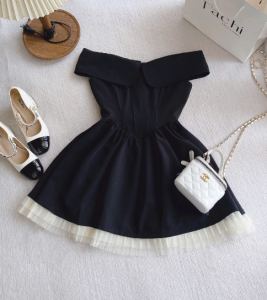 Đầm trễ vai nữ đen phối voan kem Aster Dress