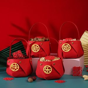 STR6177 4Pcs Big Red Chinese Wedding Candy Bag Cloth Handle Joy Housewarming Handle Basket Traditional Party Wedding Candy Gift Boxs Marriage Supplies