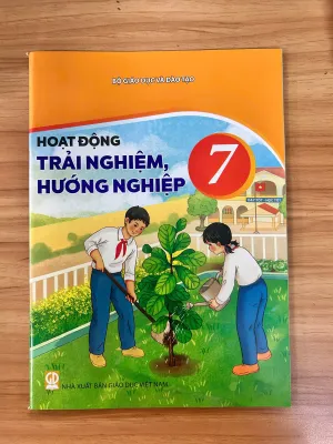 Sách giáo khoa Hoạt Động Trải Nghiệm Hướng Nghiệp 7- Kết Nối Tri Thức Với Cuộc Sống (Kèm Nilon bọc Sách nhãn tên)