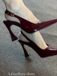 Red One-Strap Horseshoe Heel High Heels for Women Backless Patent Leather Versatile Stiletto Pointed Toe Sandals