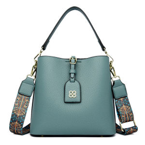 Womens bucket bag 2025 New fashionable spring and summer versatile large-capacity tote bag suitable for commuting can be carried by hand or worn as a shoulder bag or crossbody bag for women