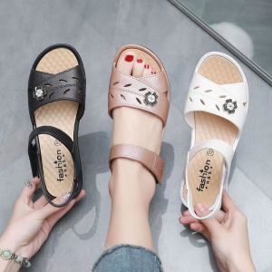 [Free Shipping] Womens Summer Sandals for Outdoor Wear Soft Sole Non-Slip Wedge Heel Flat Beach Work Shoes Plastic Mid-Heel Moms Sandals