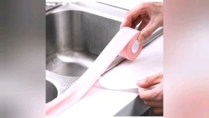 [3.2M x 3.8cm] PVC Self Adhesive Bathroom Kitchen Waterproof Sealing Tape Wall Corner Sealing Adhesive Tape Waterproof Self Adhesive Sink Edge Repair Sealant Tape Kitchen Bathroom Pelekat Sinki 防霉防水贴