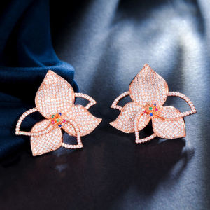 เลื่อมต่างหูประกอบเครื่องแต่งกายแฟชั่นเคลือบทองคำสีกุหลาบสีเงินแบบเต็มไมโครปู AAA เพชรสังเคราะห์รูปใบไม้คุณภาพสูงต่างหูหมุดอันใหญ่ผู้หญิงสำหรับงานเลี้ยง SE863