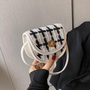 Weiyi Premium Sling Bag Tas Selempang Tas Viral Tas Wanita HGXC