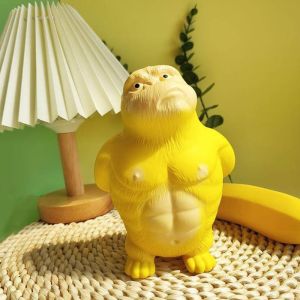 DYJJD สีเหลืองทาเล็บ ช่องระบายอากาศกอริลลา รีบาวด์ช้า ลิงอุรังอุตัง ของเล่นกอริลลากาวนุ่ม ลิงของเล่น อีลาสติก ของเล่นบีบลิง ของขวัญสำหรับผู้ใหญ่