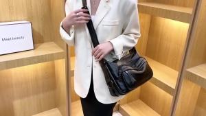 dropshipping bags for women 2025 New stylish crossbody bag versatile and simple design large capacity perfect for moms womens shoulder bag