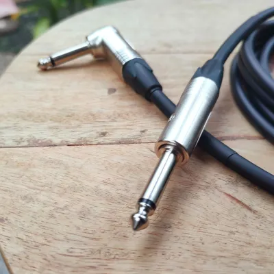 Mogami Guitar Cable with Nickel Neutrik Plugs