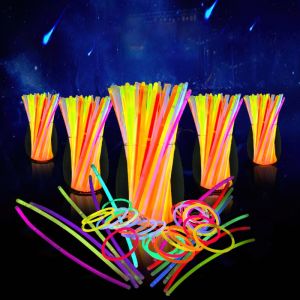 Hộp 100 que phát sáng kèm 100 đầu nối thành vòng tay vòng tay phát sáng glow stick nhiều màu-NIEVE