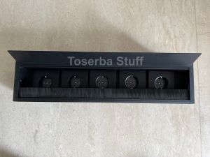 GROMMET FLIP TOP TRAP DOOR COVER PENUTUP TUTUP LUBANG KABEL TEMPAT DUDUKAN STOP KONTAK MEJA RAPAT MEETING KANTOR HITAM ISI 5 POWER ARDE PANASONIC 50CM 50 CM BAHAN ALUMINIUM
