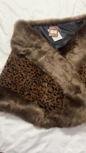 Áo khoác choàng lông trắng cho phụ nữ 2025 mùa thu đông mới áo choàng cheongsam lông giả chồn cáo áo khoác dày ấm ngắn