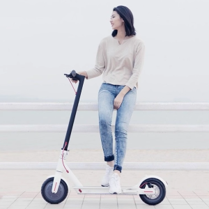 Xe Scooter Điện Gấp Gọn E-Scooter Có Pin Khoác - Tiện Lợi Đa Năng Dễ Dàng Di Chuyển