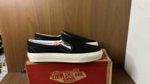 Desain Slip On Elegan: Sepatu Vans Slip On Hitam Putih