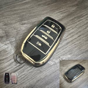 เคสรีโมทรถ  Toyota Fortuner Leader 4 ปุ่ม Fortuner GR Legender   2023 ดำเงาเส้นสีทอง  ฝาปิดด้านหลังใสดำเห็นโลโก้ตัวรีโมท   ดูเรียบหรู (Black Gold-Line TPU Key Case)  Model Toyota Key Sets Camry 2015-18 Toyota Fortuner Leader GR MC  Legender 4 ปุ่ม