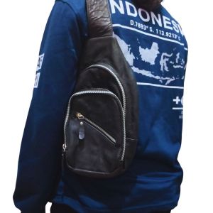 tas selempang pria/tas pria/kulit asli domba/cocok untuk kerja maupun keseharian