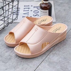 [Free Shipping] Womens outdoor wedge-heeled thick-soled slippers for summer suitable for home and indoor use non-slip plastic sandals simple design to match with skirts