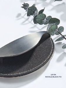 (SG Stock) Luxurious leather wardrobe handle 8154 121mm length