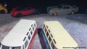 2026 Maisto 1:25 Volkswagen VAN SAMBA simulation Die casting alloy car model crafts decoration collection toy tools gift