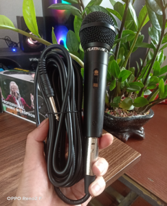 Micro karaoke đa năng V12 phù hợp cho các loa  âm li mixer sound card có hỗ trợ cổng mic 6.5 và 3.5