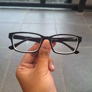 KACAMATA LENSA MINUS UNTUK RABUN JAUH PRIA DAN WANITA FREE BOX DAN LAP KACAMATA TERSEDIA DARI -0.50 S/D -4.00 - VIGLIA