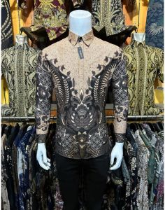 Kemeja Batik Lengan Panjang Slimfit Pria Dewasa Modern 2024