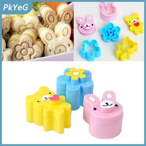PkYeG 3 cái Khuôn cắt bánh sandwich bánh mì khuôn bánh mì Bento nhà sản xuất Thỏ Gấu Trúc hoa