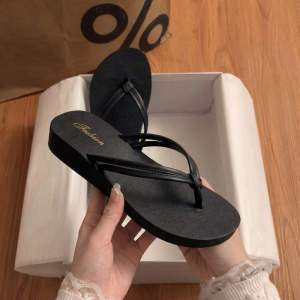 [Free Shipping] Summer Beach Sandals Mid-Heel Non-Slip Durable Fashionable Thick-Soled Wedge Heel Comfortable To Wear And Designed For Women
