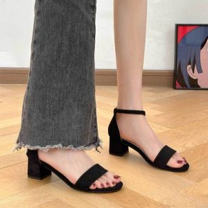 QIWANBA19 สไตล์ฝรั่งเศสแบบ รองเท้าแตะของผู้หญิง ฤดูร้อนฤดูร้อนฤดูร้อน หนังนิ่มนิ่ม รองเท้าแตะส้นสูงมีส้น ลำลองแบบสบายๆ สง่างามเรียบหรู รองเท้ามีส้น กิจกรรมกลางแจ้งกลางแจ้ง