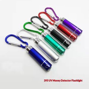 Yzlong Đèn pin LED mini với Carabiner Keychain cho cắm trại đi bộ đường dài và sử dụng hàng ngày Hợp kim nhôm ánh sáng cầm tay